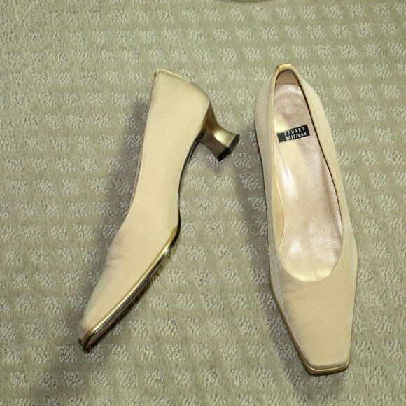 Stuart Weitzman Wm 8B Beige Fabric Gold Patent Accent 1.75" Block Kitten Heels - Picture 1 of 6